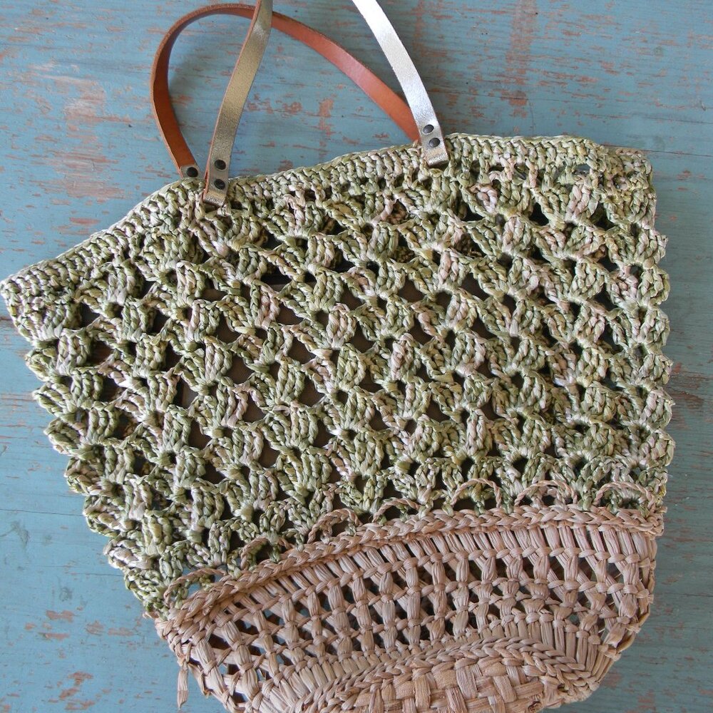 Gabriela Vlad GREEN/TAN WICKER STRAW BUCKET BAG SUMMER BOHO LEATHER TRIM - Picture 1 of 9